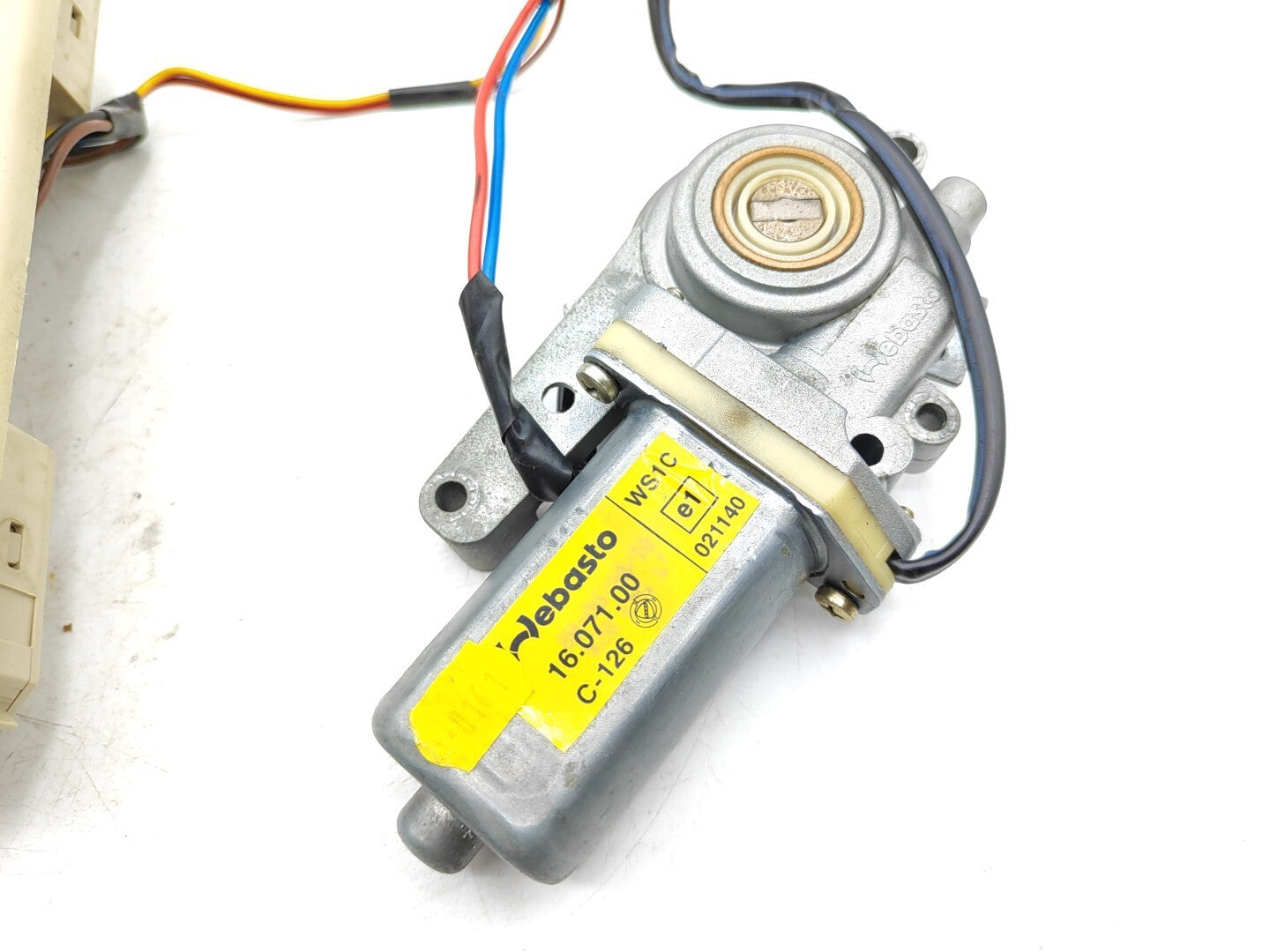 Alfa Romeo 166 2002 Sunroof Motor / Switch Button 156020252 WEBASTO 1607100