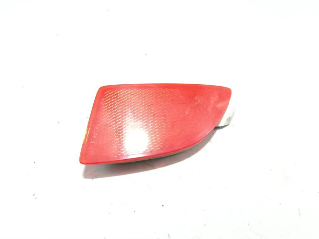 Mazda 3 III BM BN 2.0i 121kW 2014 rear light reflector P8496B 