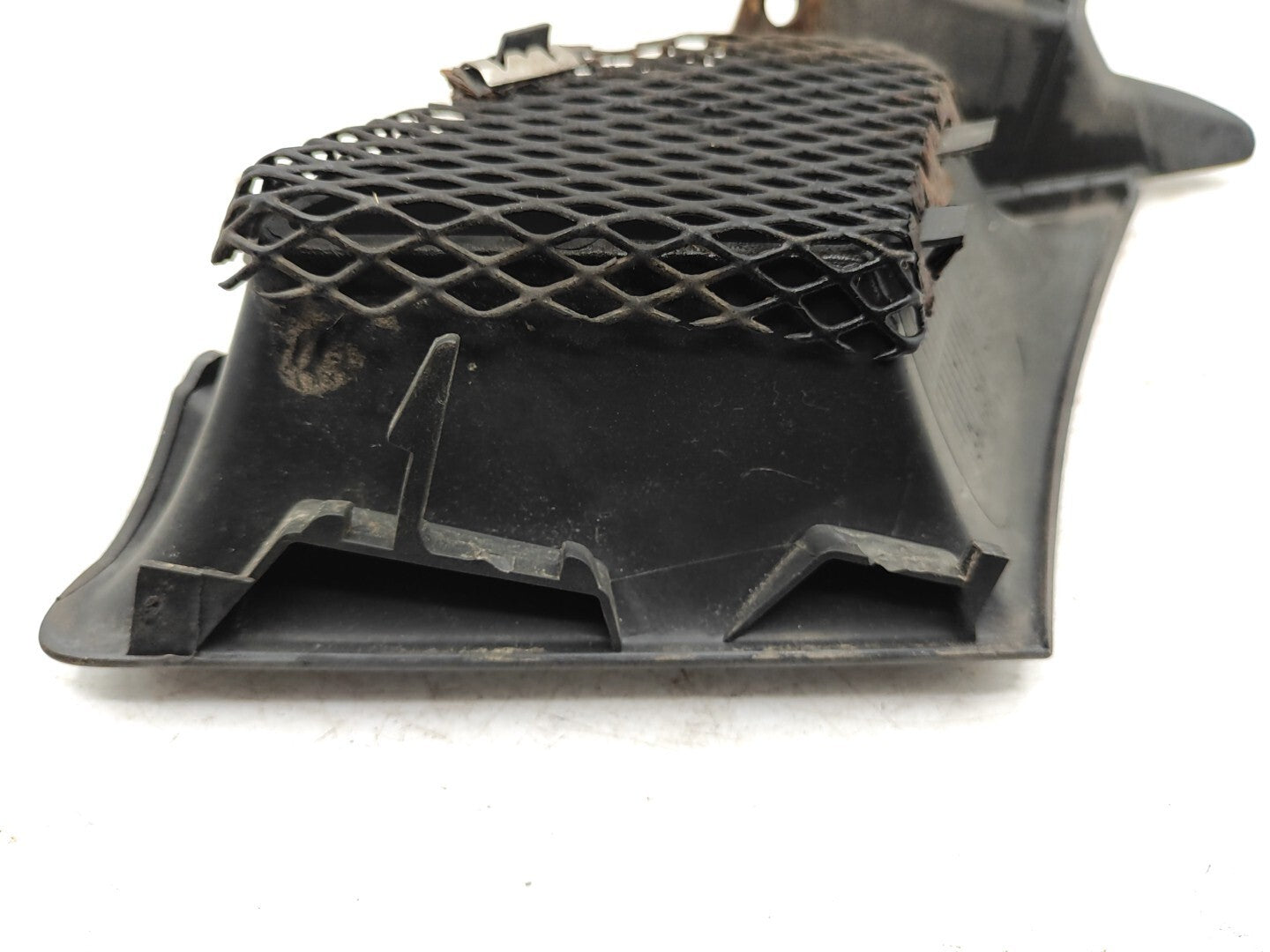 Alfa Romeo 166 FACELIFT 2.4JTD 2004 Front Bumper Right Grill 156045145