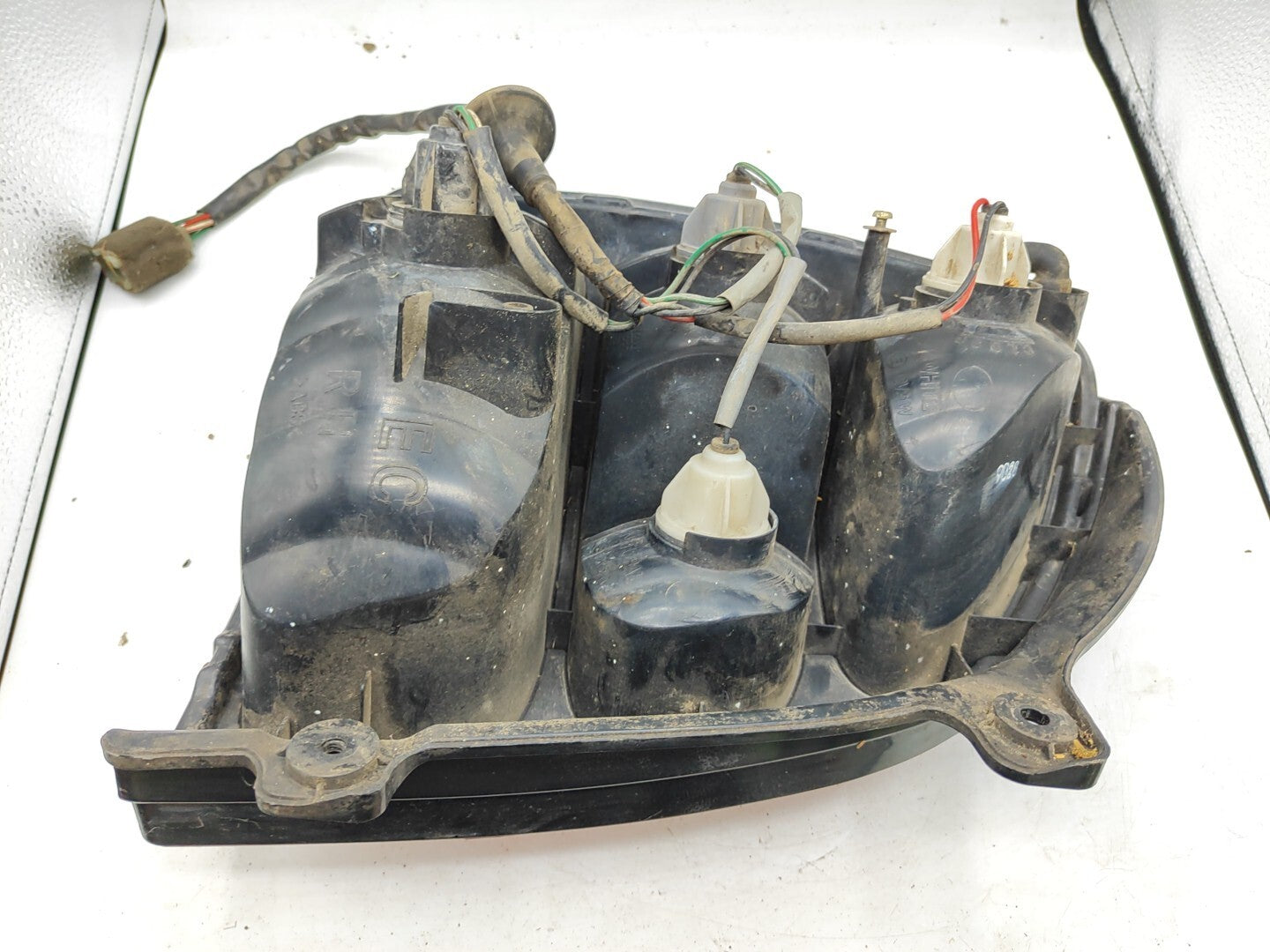 Kia Carnival 1999 LHD Rear Right Side Taillight Lamp Light 0K55251140