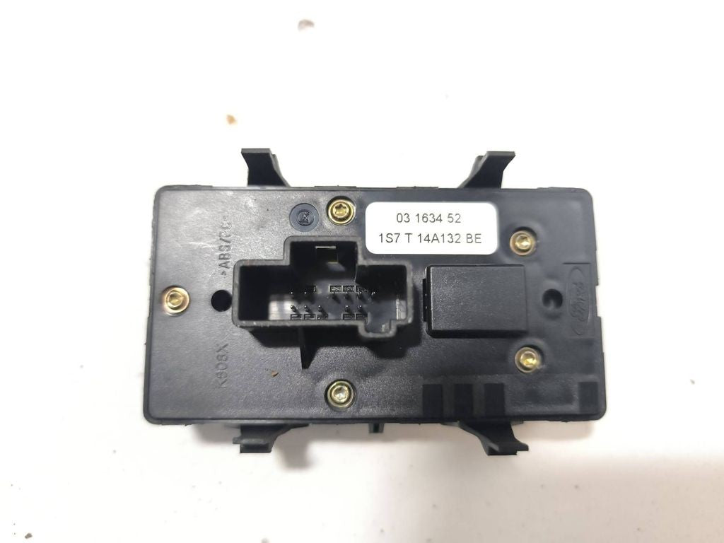Ford Mondeo Mk III 2002 Electric window control switch 1S7T14A132BE 