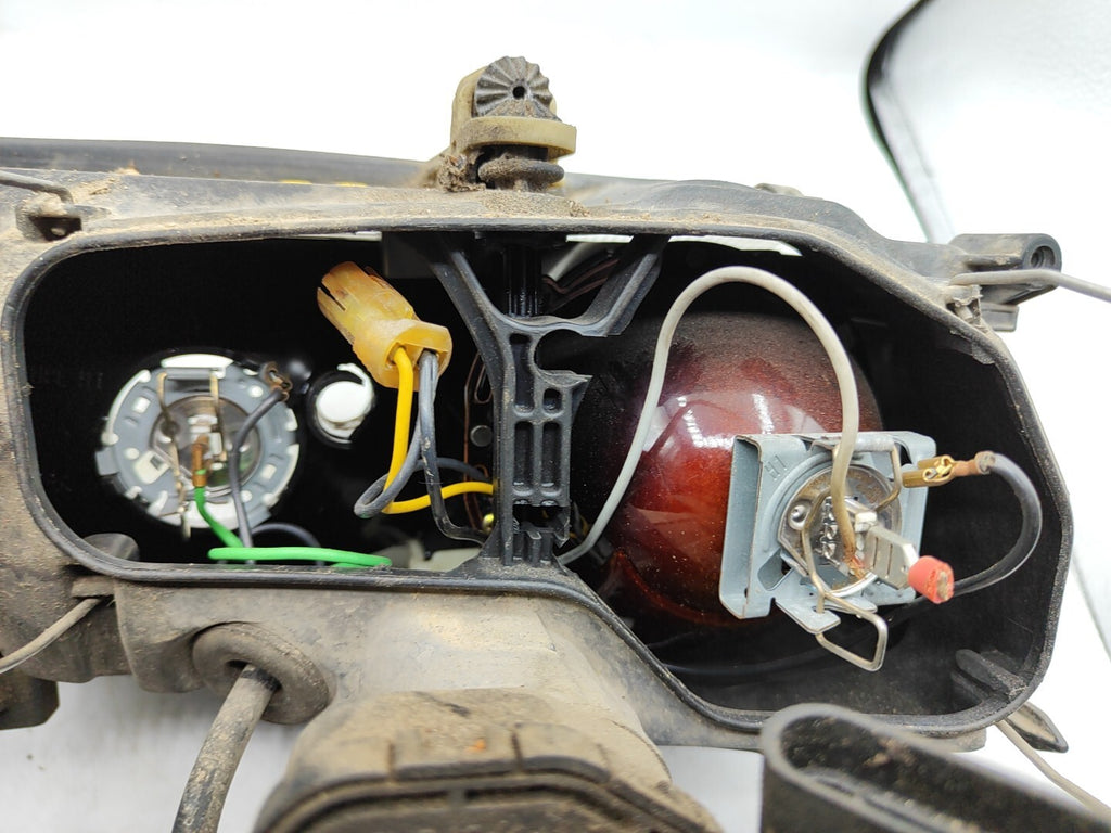 Alfa Romeo 155 1994 LHD Front Right Side Headlight 1305235169