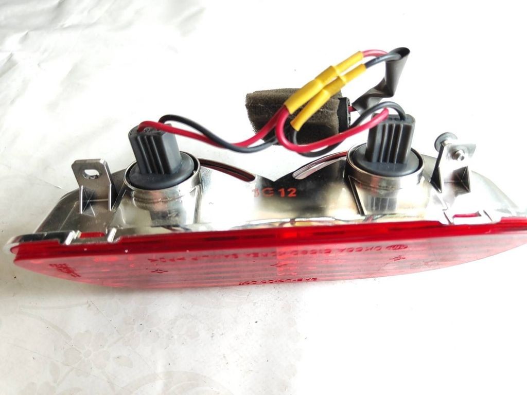 KIA Carnival 2004 Third brake center stop light 0K56A51580 
