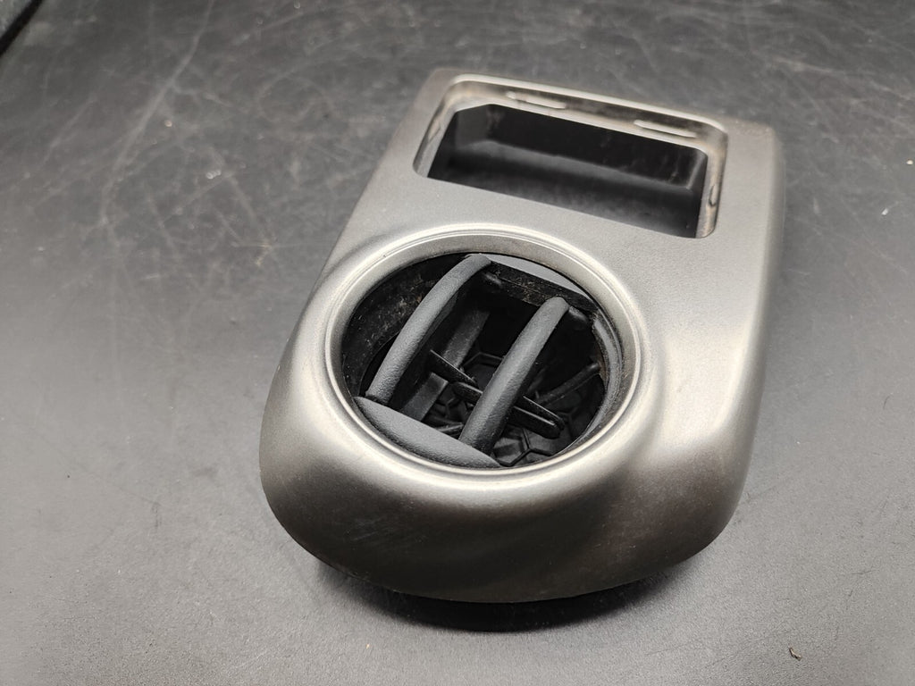 Pontiac Vibe 2004 LHD Dashboard Switch Surround Trim Air Vent Grill