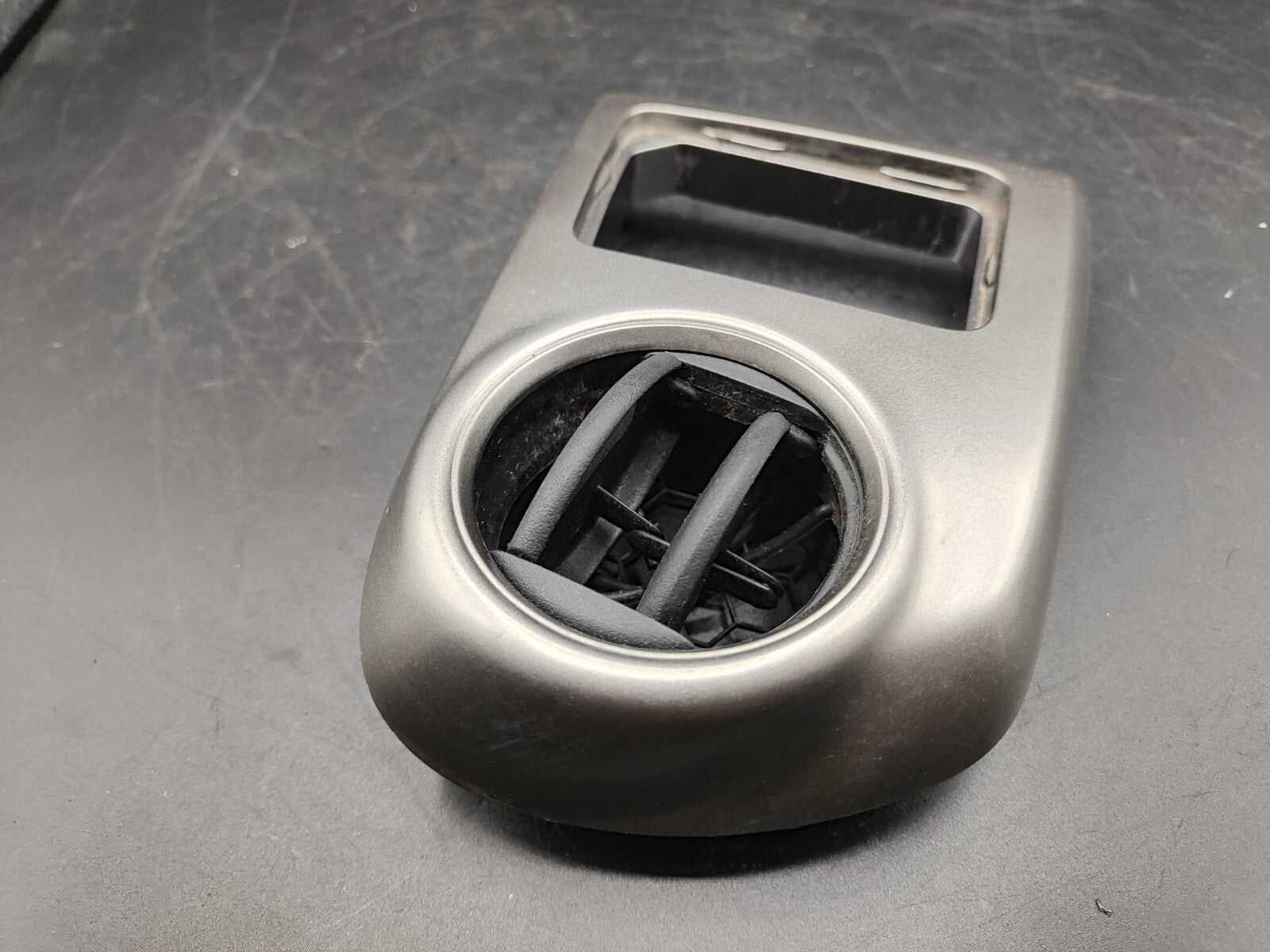 Pontiac Vibe 2004 LHD Dashboard Switch Surround Trim Air Vent Grill