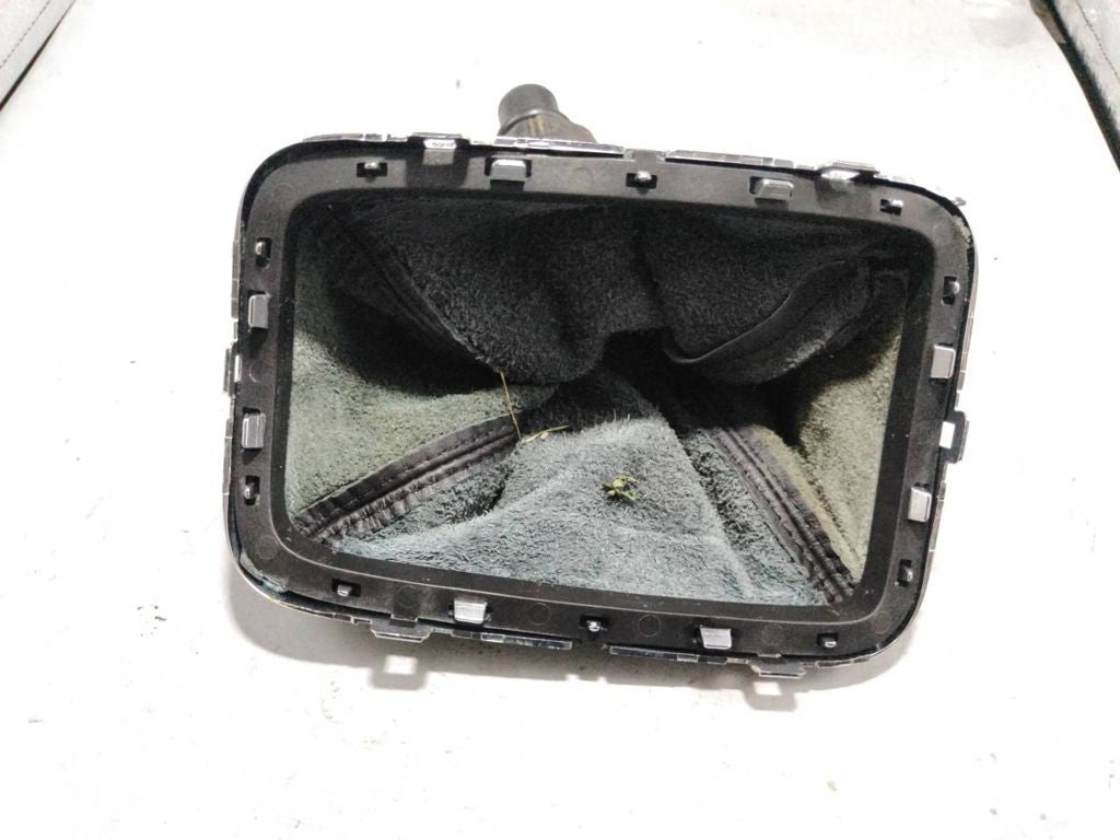 Peugeot 607 2001 Gear lever shifter trim leather 