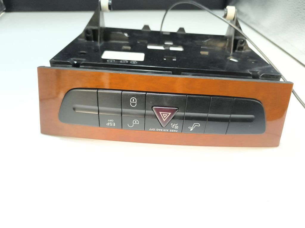 Mercedes-Benz E W211 2003 Diesel A set of switches A2116801714 