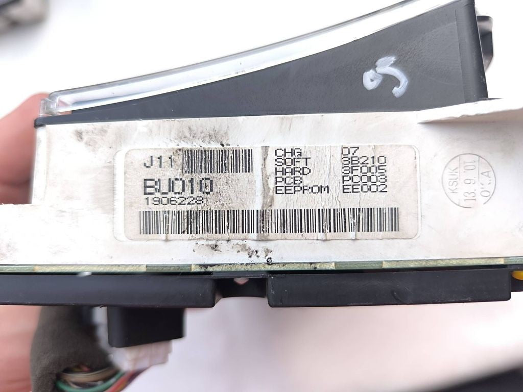 Nissan Almera Tino 2002 Diesel speedometer instrument cluster BU010 