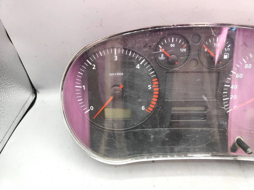 Seat Toledo II (1M) 2001 LHD speedometer instrument cluster W01M0920821B 