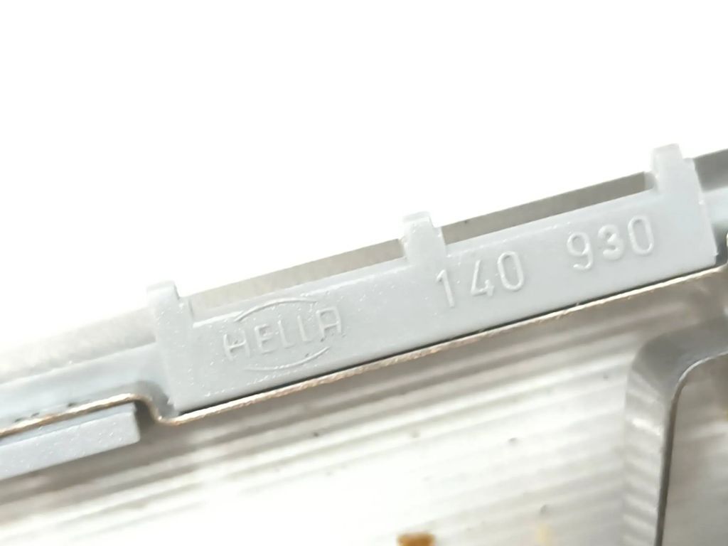 BMW 3 E46 2000 front seat reading dome sun visor light 140930 