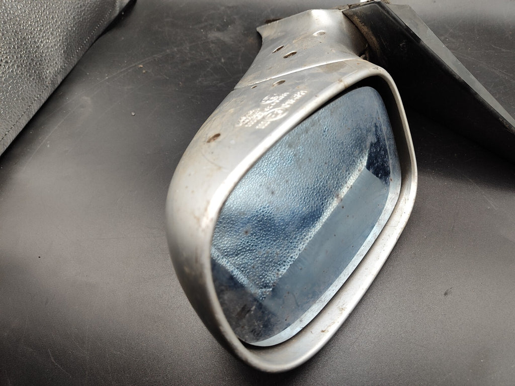 Alfa Romeo 166 2.4JTD 110kW 2002 LHD Front Right Side Mirror Silver E30154381