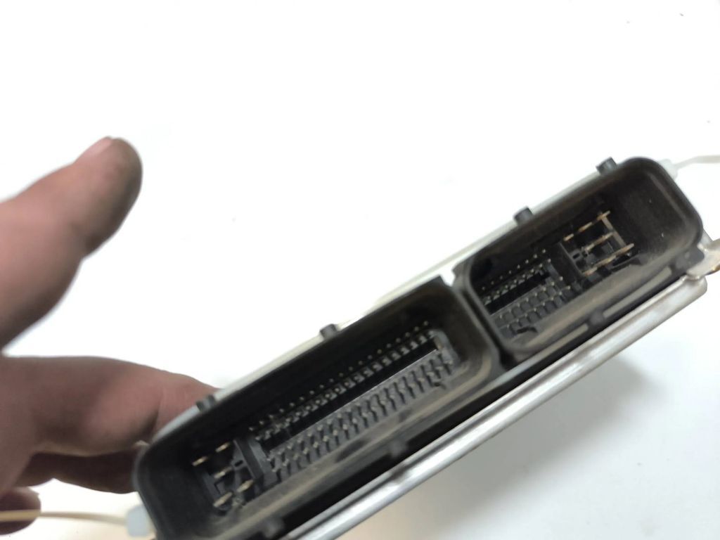 Volkswagen PASSAT B5.5 2.8i 2002 Engine control unit module ECU 3B0907551Q 