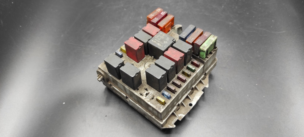 Alfa Romeo 147 1.9JTD 16V 103Kw 2006 Fuse relay module 46558760