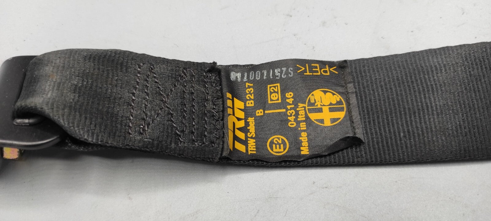 Alfa Romeo 166 2.4JTD 110kW 2003 Rear Seat Middle Center Safety Seatbelt 043146