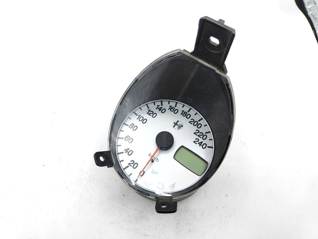 Alfa Romeo 156 2.4JTD 2000 Diesel Engine Tachometer 60664278