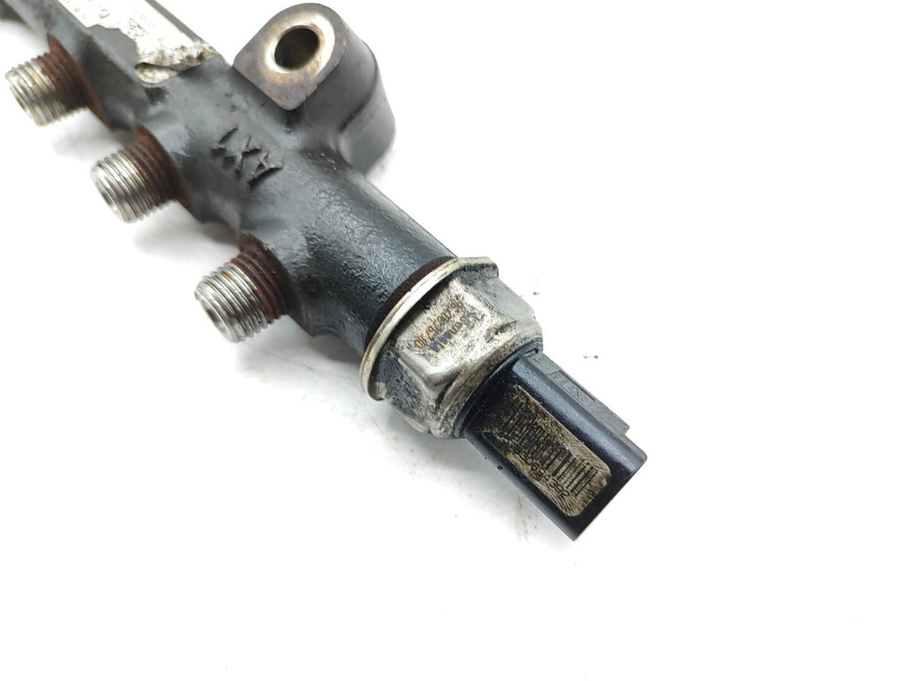 Ford Focus MK3 1.6TDCI Engine Fuel Rail 9685297580