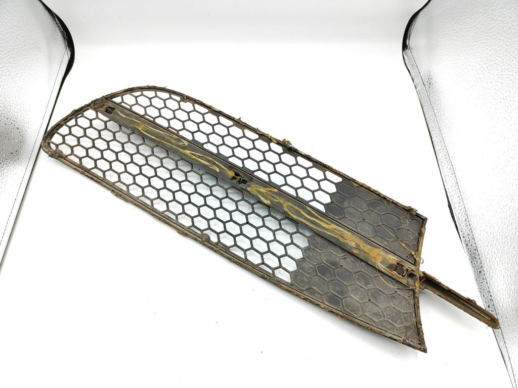 Alfa Romeo 147 1.9JTD 103kW 16V 2004 Front Right Bumper Grill 46557853