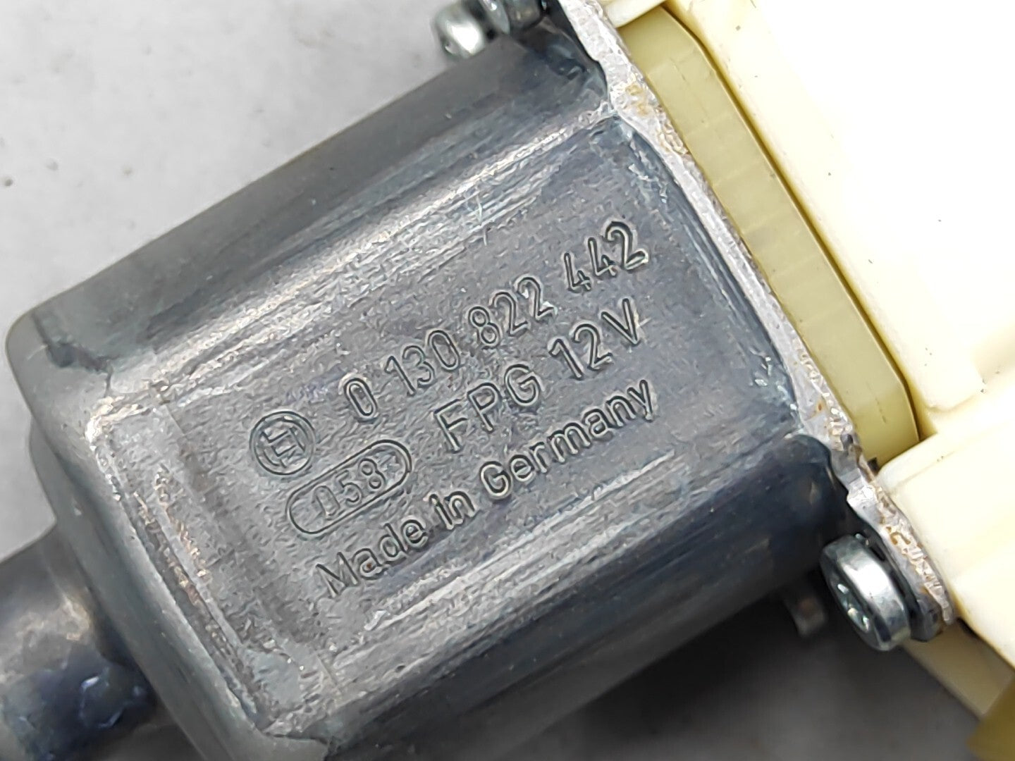 Mercedes Benz W204 C Class 2010 Rear right window regulator 0130822442