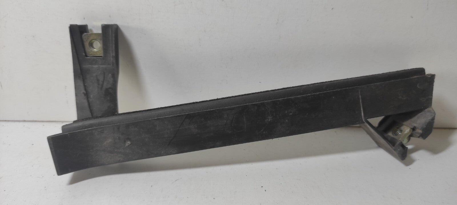 Alfa Romeo 147 1.9JTD 2002 Rear Door Window Guide 46556812