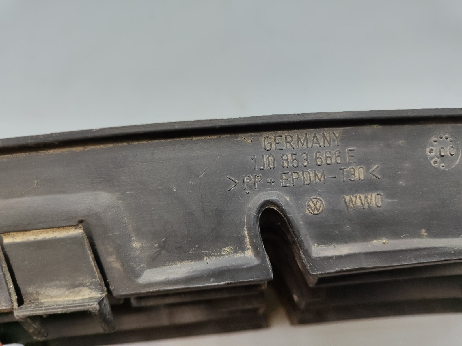 Volkswagen Golf MK4 2001 Front Left Bumper Lower Grill 1J0853666E