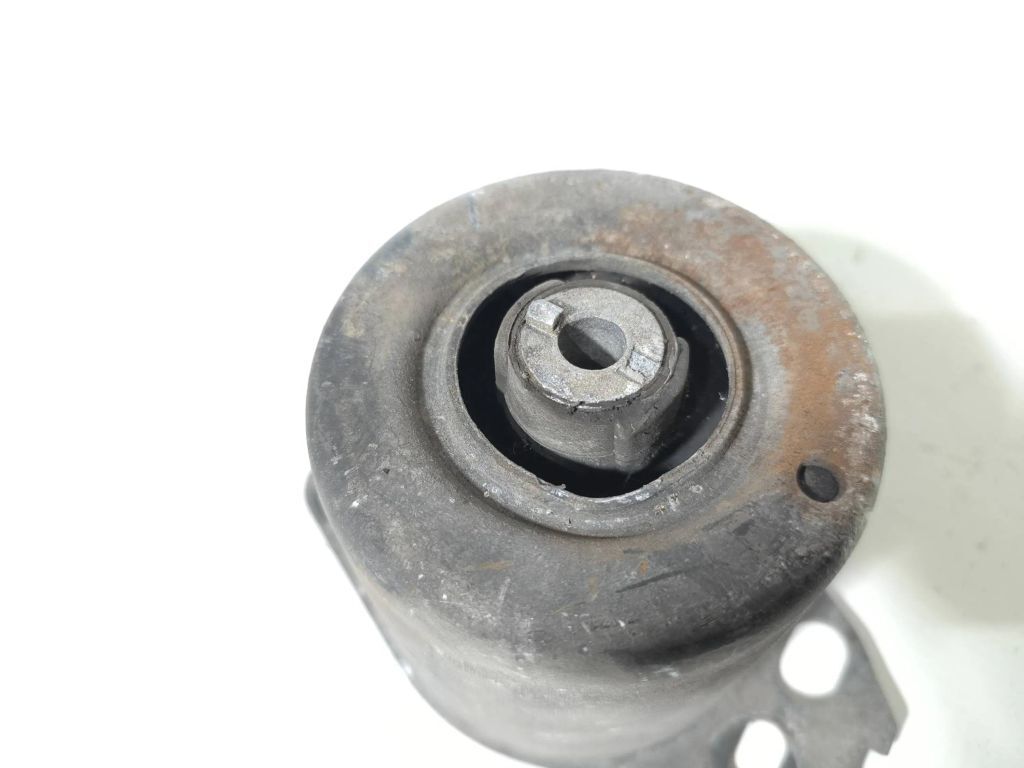 Alfa Romeo 155 1.8TS 103kW Petrol 1994 Engine mount bracket 