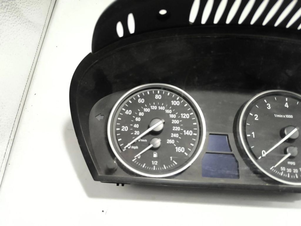 62109194887 BMW E60 E61 525i 528i 530i 535i speedometer instrument cluster 
