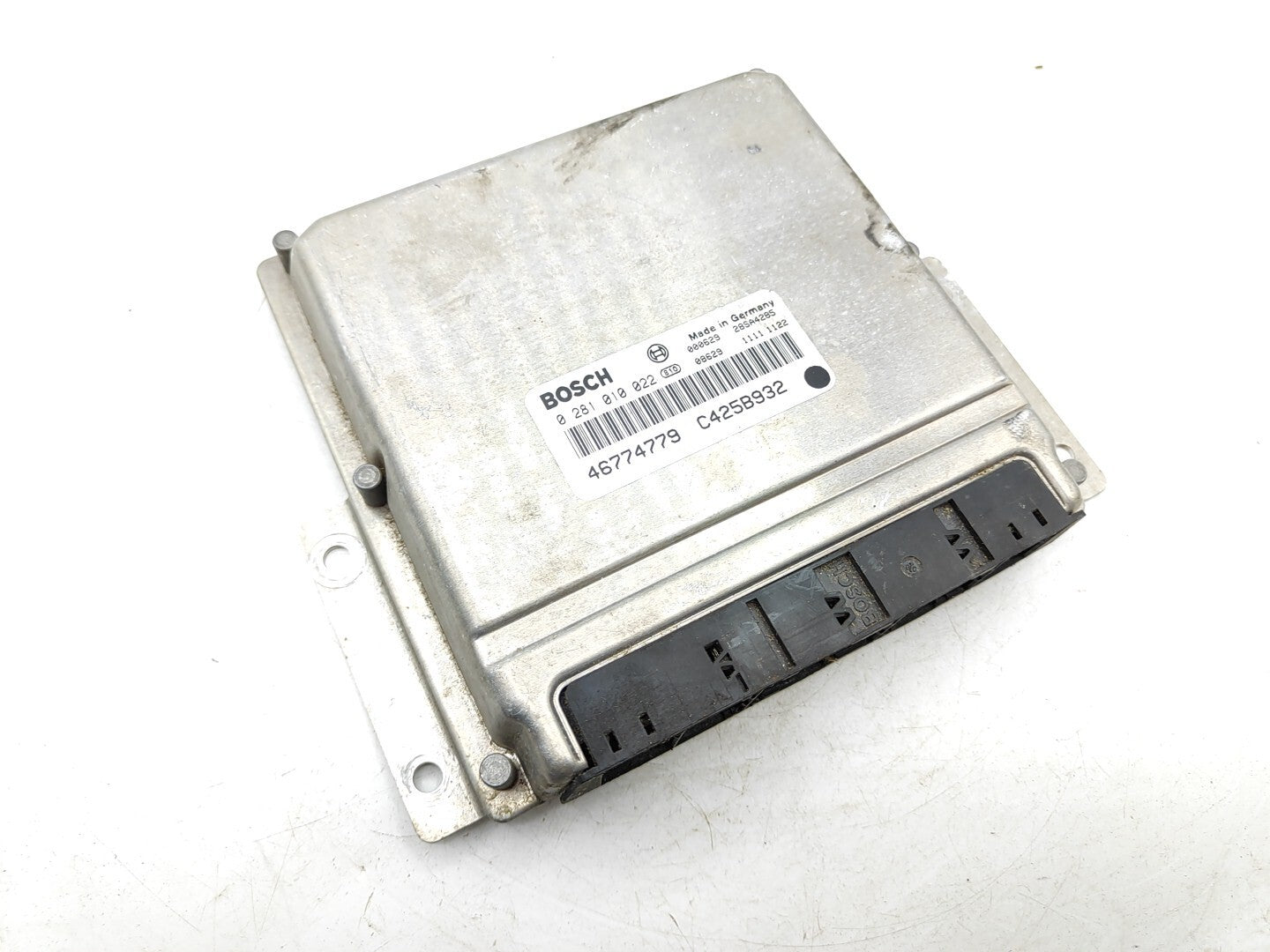 Alfa Romeo 156 2.4JTD SW 2000 Engine Control Module ECU 46774779 0281010022