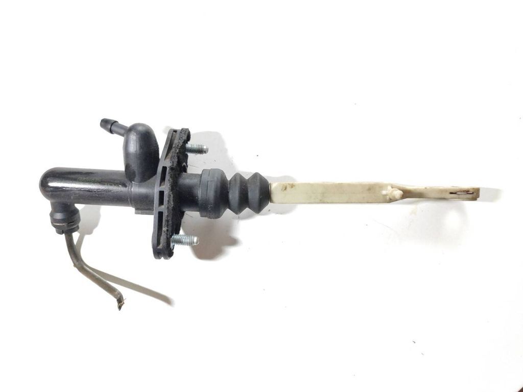 Volvo S60 2002 Clutch master cylinder 8636539 