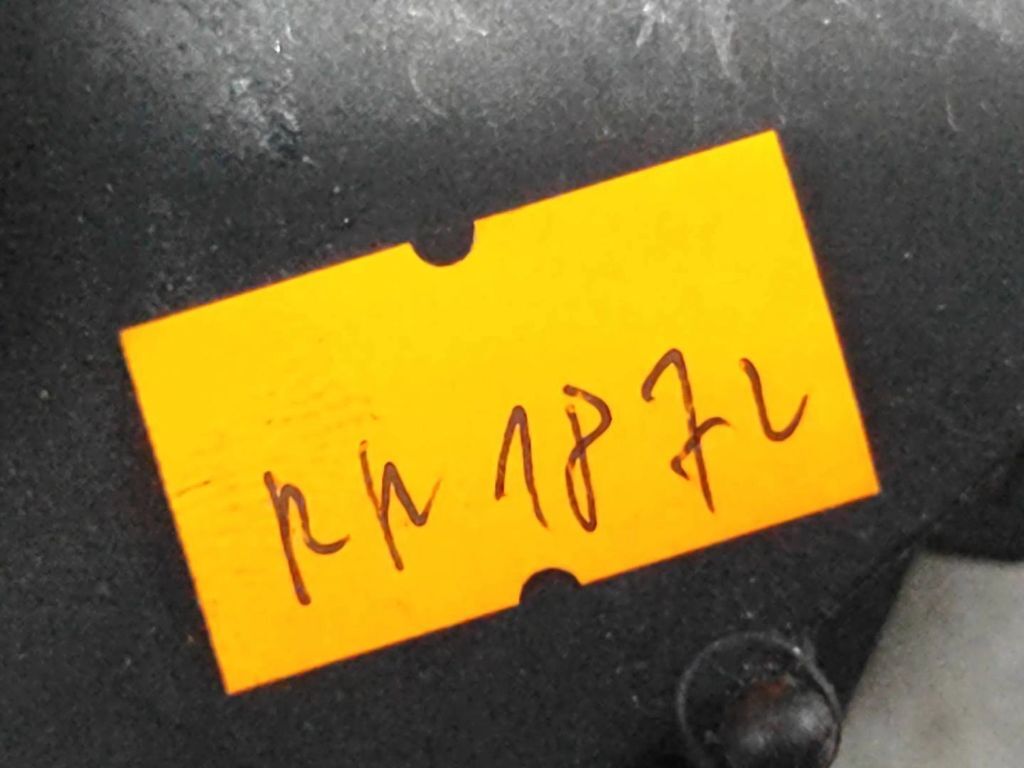 BMW 5 E39 1996 Air heater flap actuator motor 8372147 