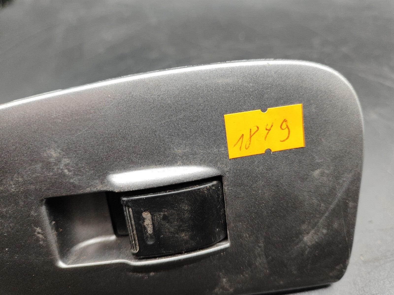 Pontiac Vibe 2004 LHD Front Right Electric Window Switch Button 7423101030