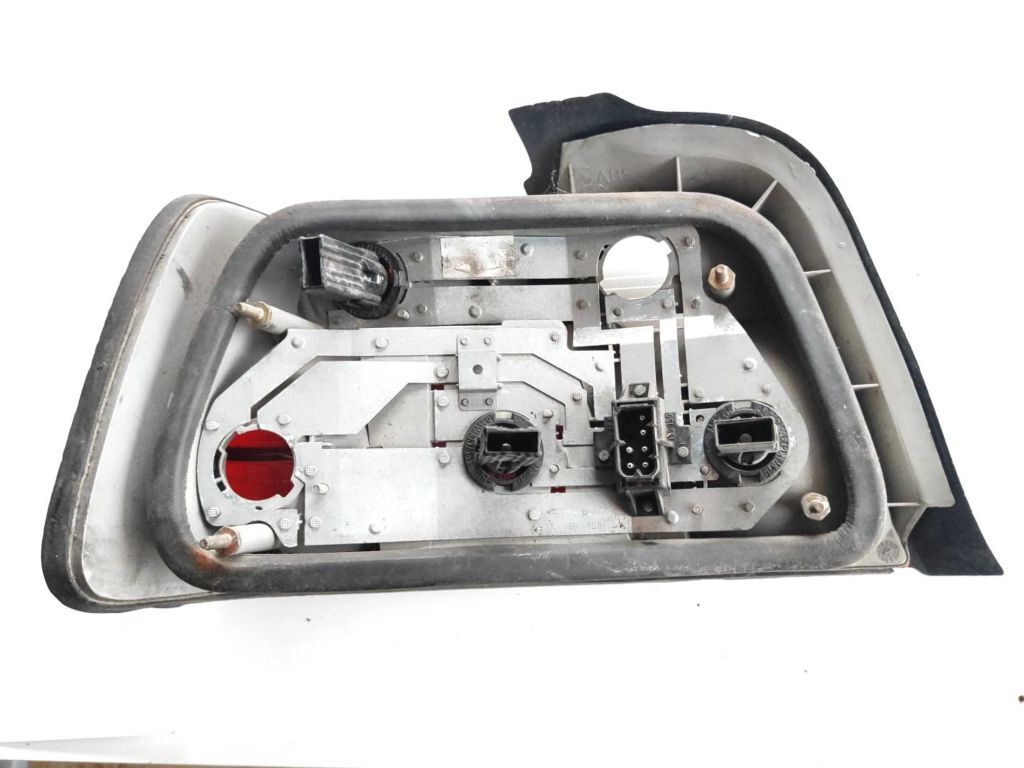 BMW 318 E36 Sedan 1992 rear right side taillight light 