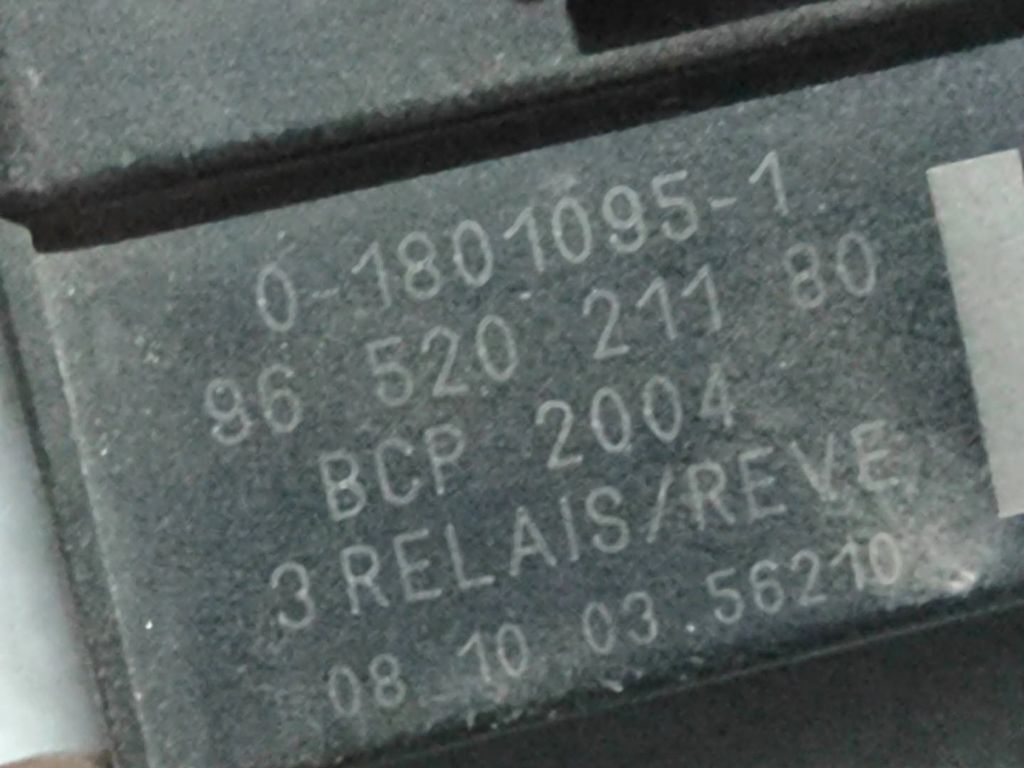 Citroen C5 2.0HDi Diesel 2010 Glow plug pre heat relay 9652021180 