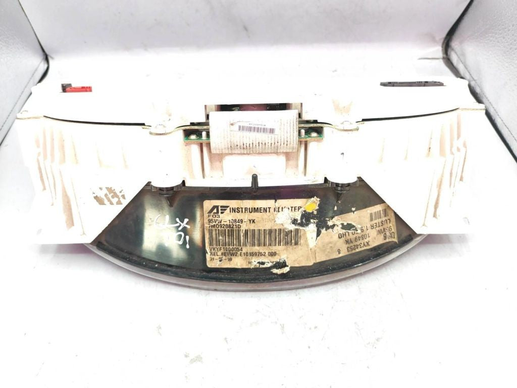 95VW10849YK Volkswagen Sharan 1998 TDI speedometer instrument cluster 