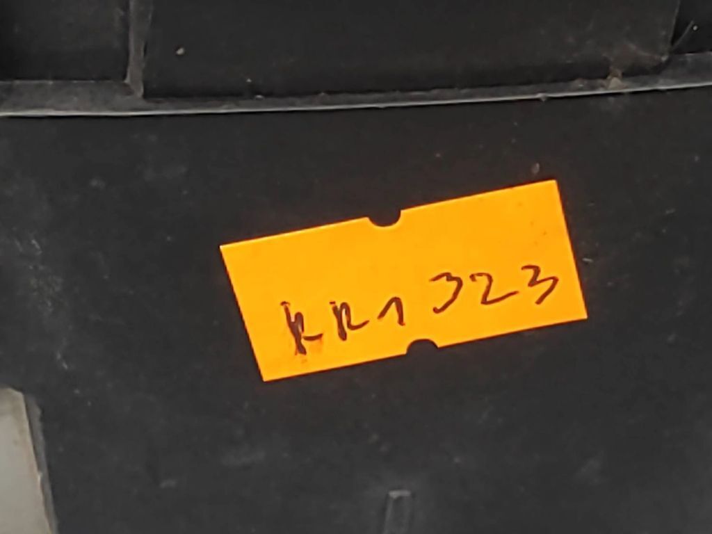 Alfa Romeo 159 2.2JTS 136kW 2006 Front bumper center upper radiator grill 