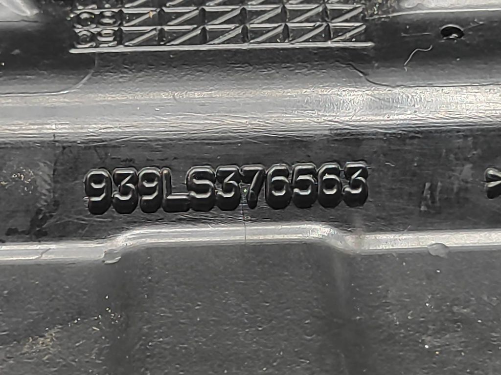 Alfa Romeo 159 2.2JTS 136kW 2006 Rear console air vent grill 939L6376563 