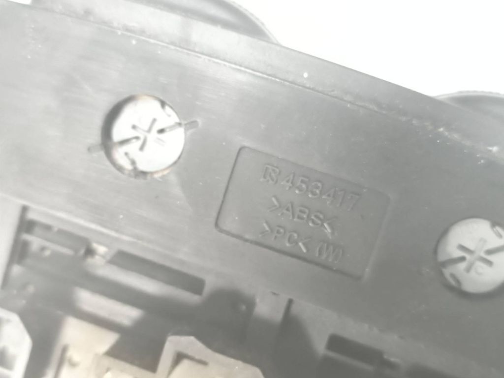 Toyota Avensis T250 2.2D-CAT 130kW 2006 Seat heating switch 453417 