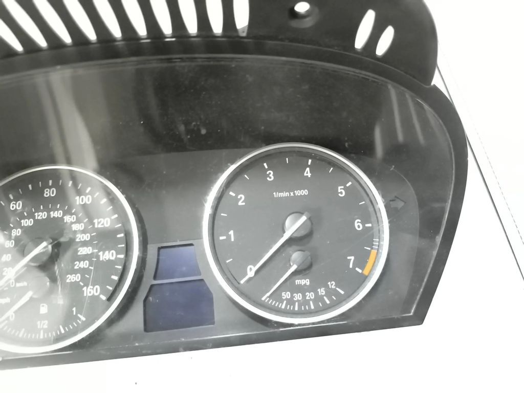 9177253 BMW 5 E60 E61 550i 2009 Petrol speedometer instrument cluster 