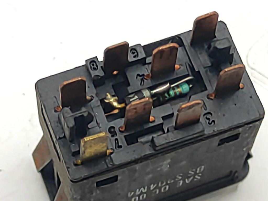 BMW 3 E30 1989 Hazard light switch BSS304M4 