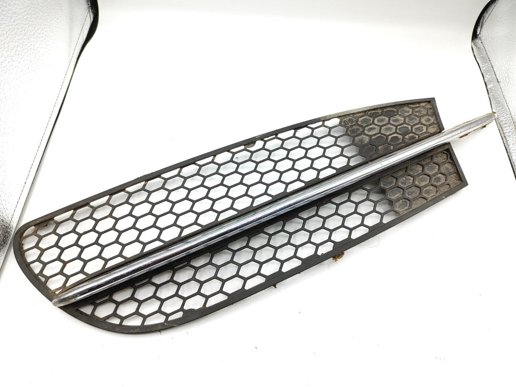 Alfa Romeo 147 1.9JTD 103kW 16V 2004 Front Right Bumper Grill 46557853