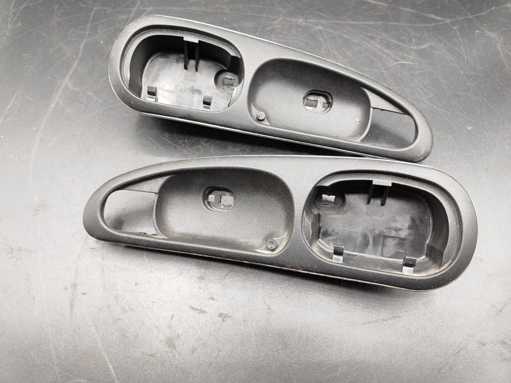 Alfa Romeo 156 2.4JTD 110kW 2002 Rear Left Right Door Inner Handle Trim Ashtray