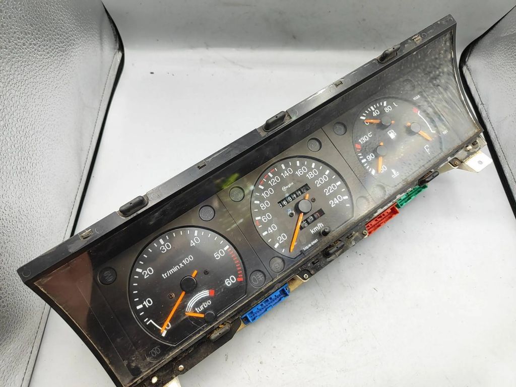 Renault 11 1990 LHD speedometer instrument cluster 9609162080 