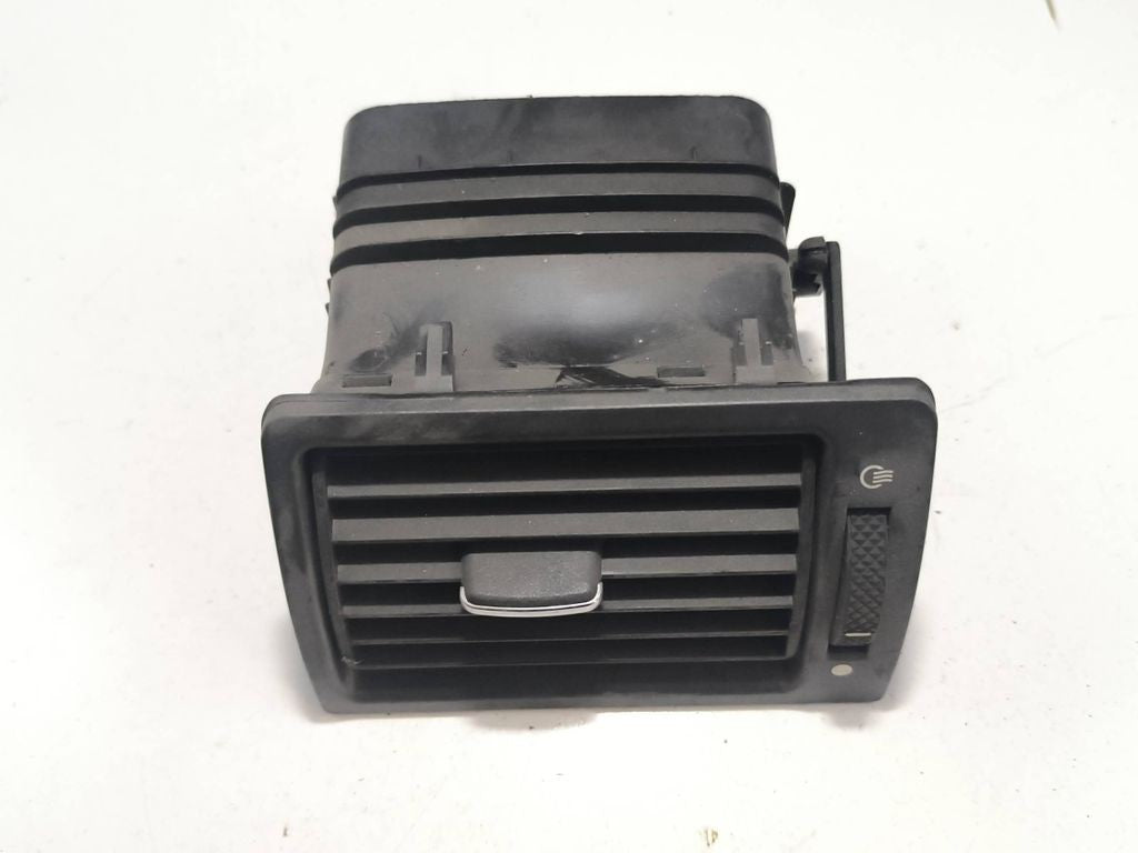 Ford Mondeo Mk III 2002 dash center air vent grill 4S71A018B09AAW 