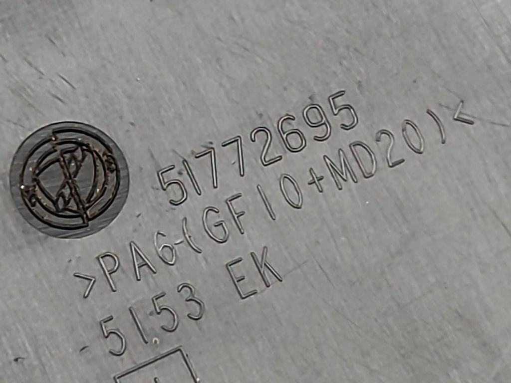 Alfa Romeo 159 2.2JTS 136kW 2006 Petrol Top engine cover trim 51772695 