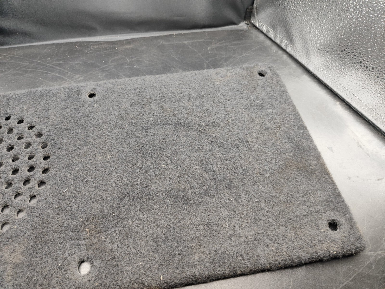 Alfa Romeo GT 1.9JTD 125kW 2008 Rear Tailgate Trunk BOSE Trim Cover 1560431120