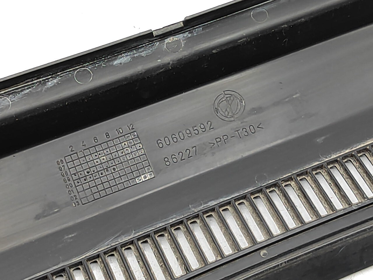 Alfa Romeo 166 2.4JTD 2001 Front Windshield Wiper Trim 60609592