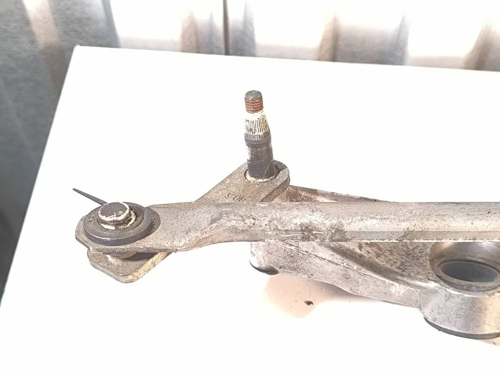 Mercedes-Benz C W203 2001 LHD Windscreen wiper motor linkage A2038200442 