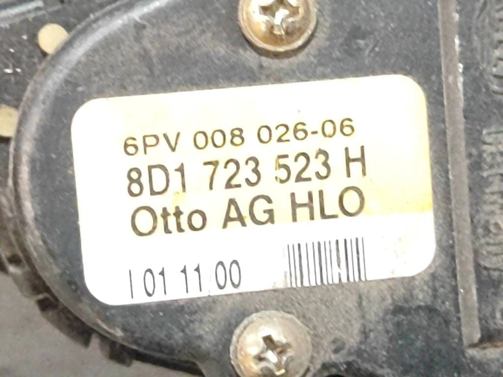 Volkswagen PASSAT B5 2000 accelerator throttle pedal 8D1723523H 