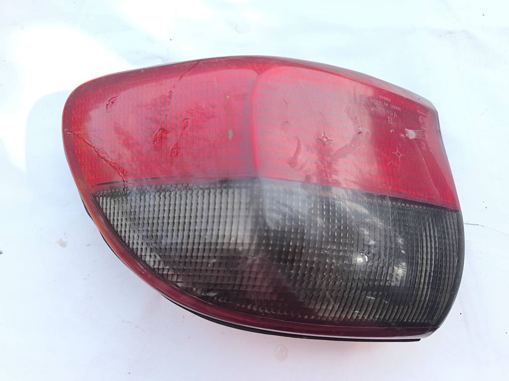 Opel Omega B1 Sedan 1999 rear right tail light lamp 452862 