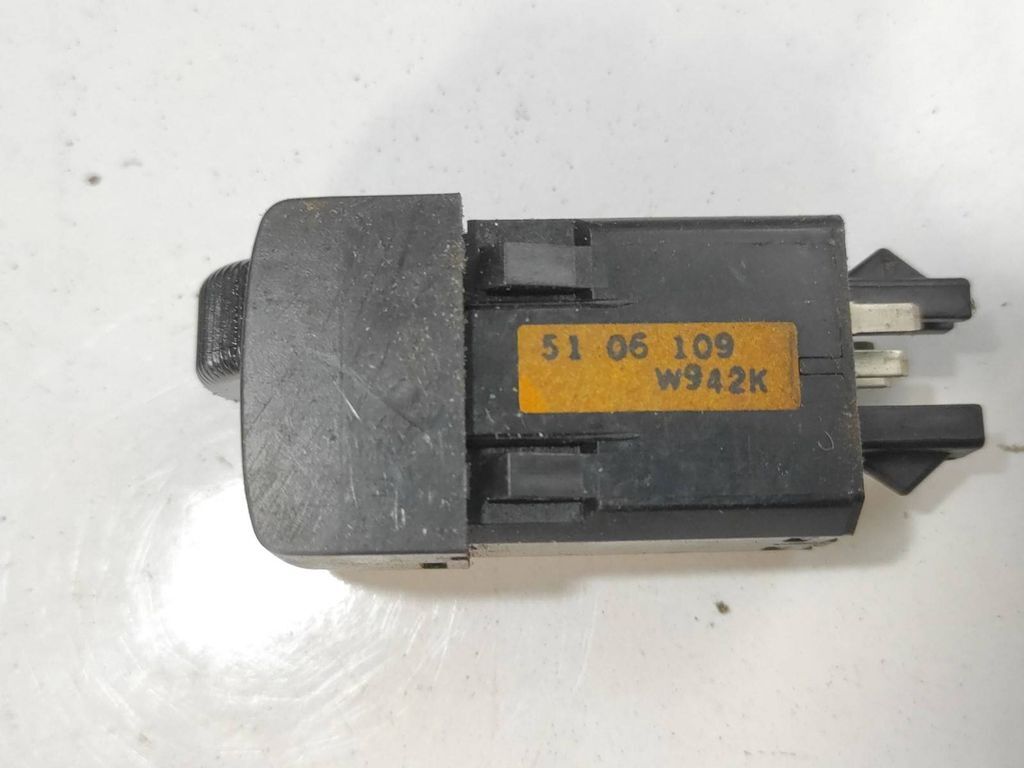 Saab 9-5 2.0T 110kW Petrol 2000 Headlight level height control switch 5106109 