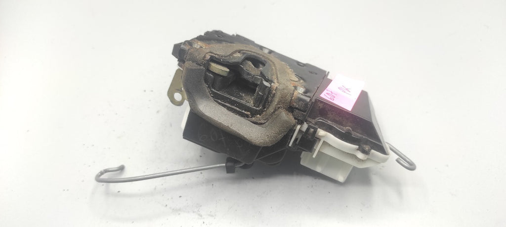 Peugeot 607 3.0i V6 Petrol 2002 LHD Front Left Door Lock